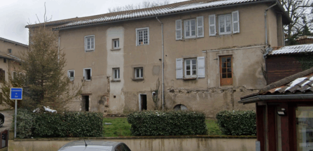 11 grande place - Le bourg - Chevrières